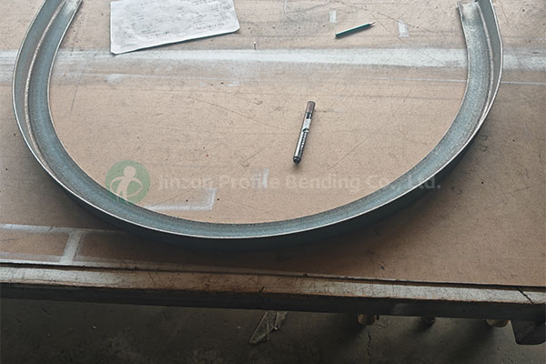Stretch bending of 50X50 angle steel with the opening facing inward